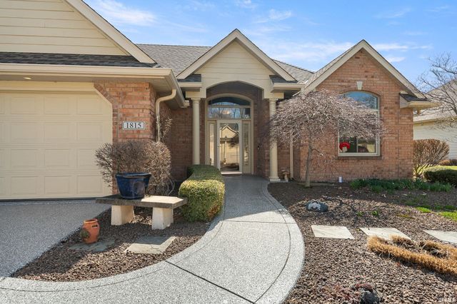 1815 Bent Tree Court, Auburn, IN 46706