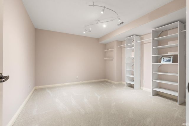 1815 Bent Tree Court, Auburn, IN 46706