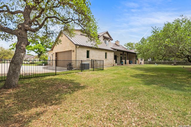 55 Brook Ridge, Boerne, TX 78015