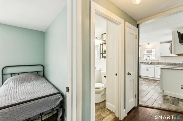 9 Robin Road, Manchester, CT 06042