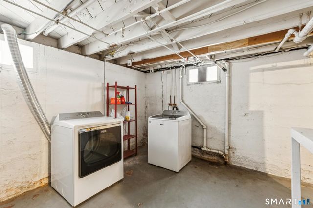 9 Robin Road, Manchester, CT 06042