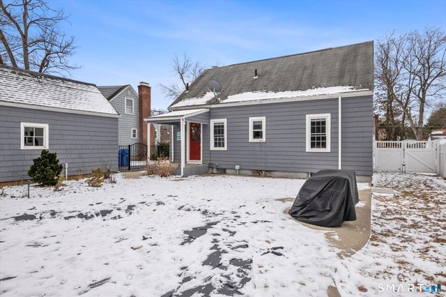 9 Robin Road, Manchester, CT 06042