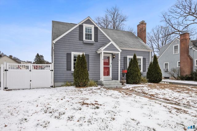 9 Robin Road, Manchester, CT 06042