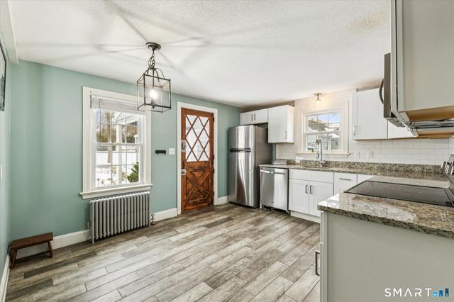 9 Robin Road, Manchester, CT 06042