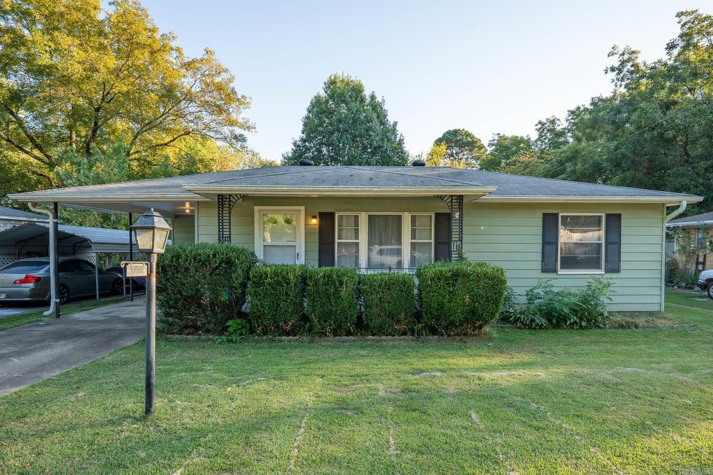 2115 Hairston Street, Conway, AR 72034