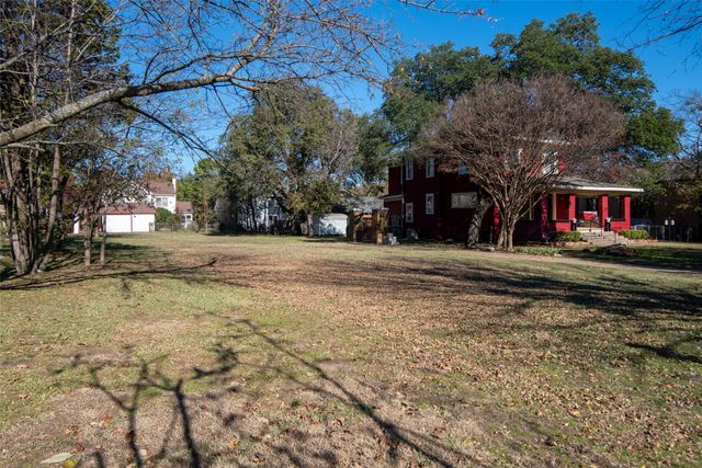 1123 W Sears Street, Denison, TX 75020