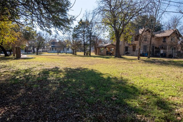 1123 W Sears Street, Denison, TX 75020