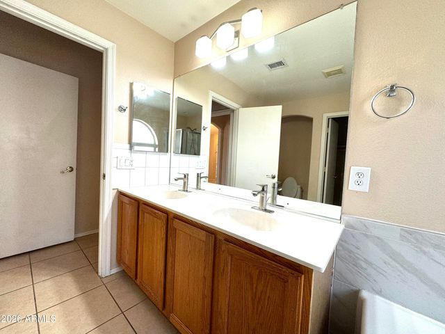 629 N KENNETH Place, Chandler, AZ 85226