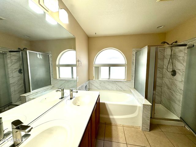 629 N KENNETH Place, Chandler, AZ 85226