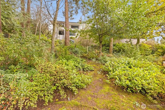 5265 West Mercer Way, Mercer Island, WA 98040
