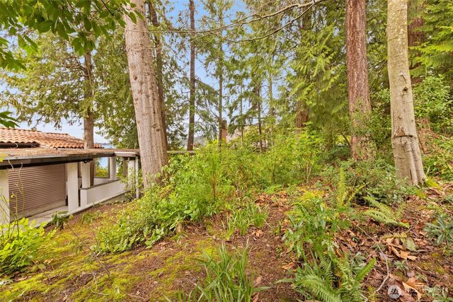 5265 West Mercer Way, Mercer Island, WA 98040