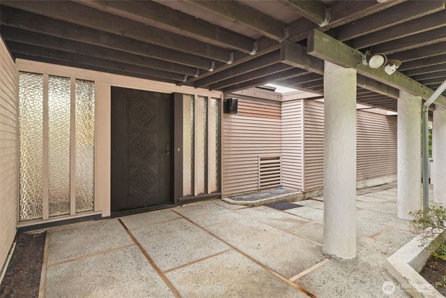 5265 West Mercer Way, Mercer Island, WA 98040