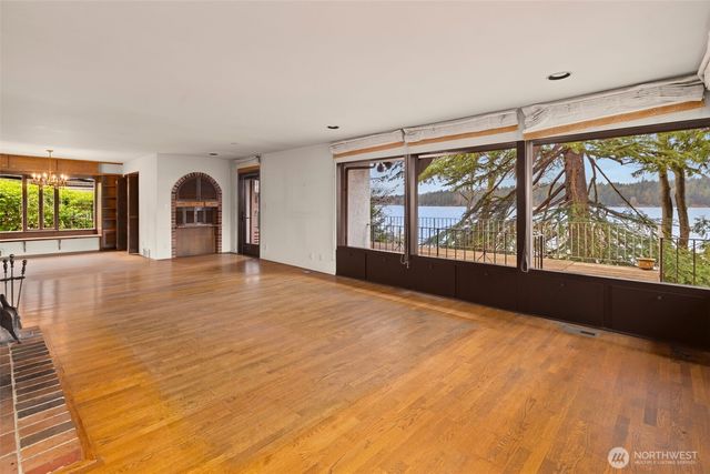 5265 West Mercer Way, Mercer Island, WA 98040