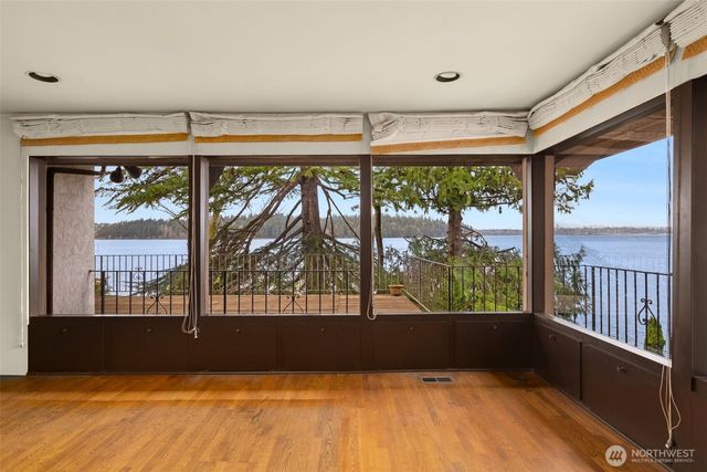 5265 West Mercer Way, Mercer Island, WA 98040