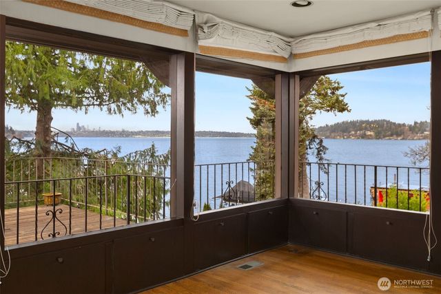 5265 West Mercer Way, Mercer Island, WA 98040