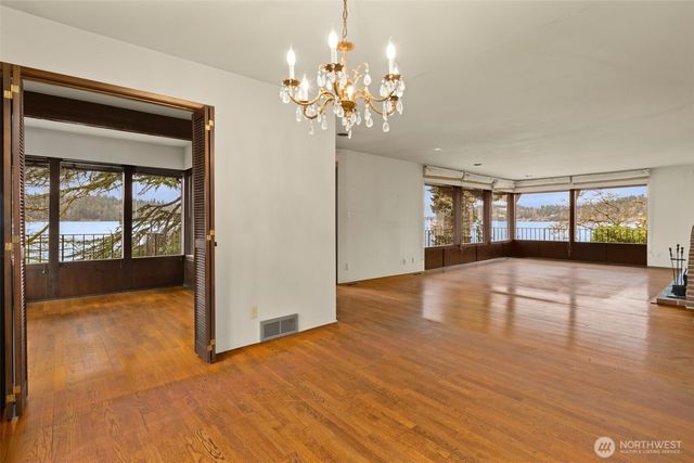 5265 West Mercer Way, Mercer Island, WA 98040