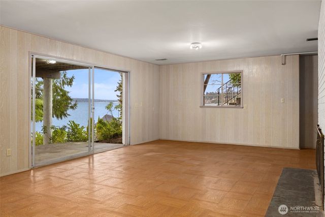 5265 West Mercer Way, Mercer Island, WA 98040