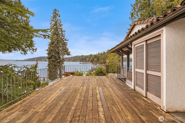 5265 West Mercer Way, Mercer Island, WA 98040