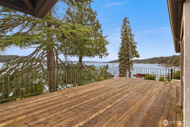 5265 West Mercer Way, Mercer Island, WA 98040