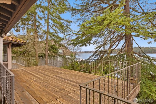 5265 West Mercer Way, Mercer Island, WA 98040