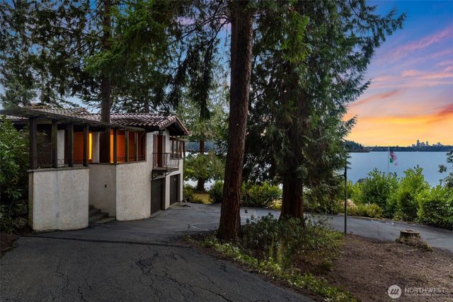 5265 West Mercer Way, Mercer Island, WA 98040