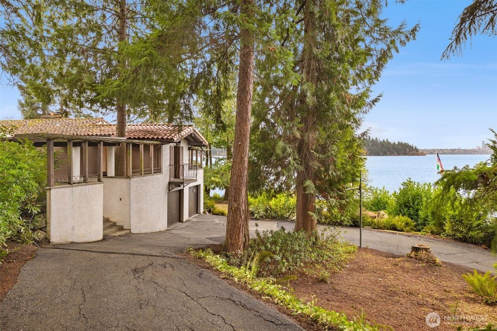 5265 West Mercer Way, Mercer Island, WA 98040
