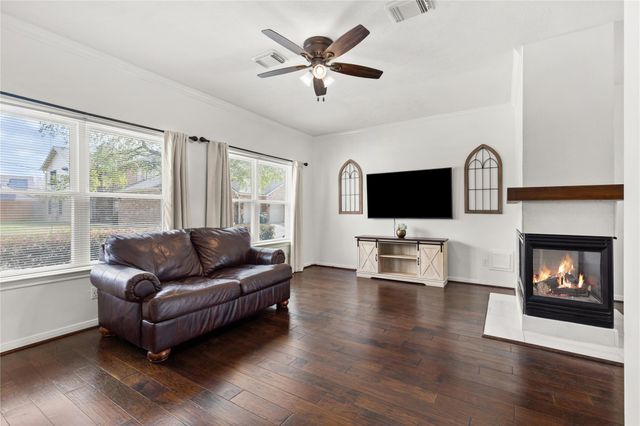 2049 Glencove Drive, Seabrook, TX 77586