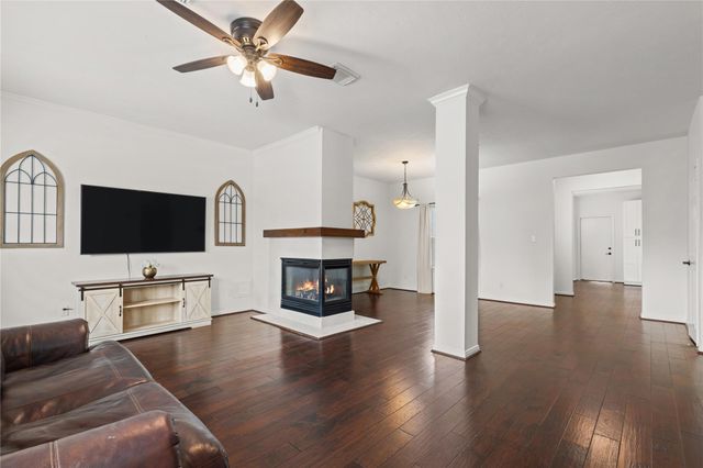 2049 Glencove Drive, Seabrook, TX 77586