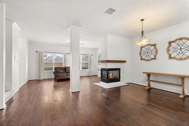 2049 Glencove Drive, Seabrook, TX 77586