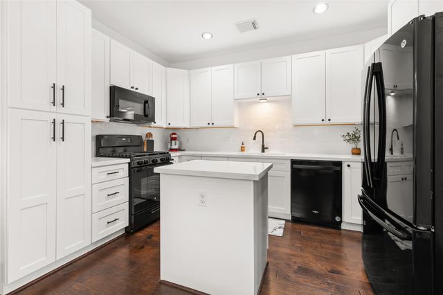 2049 Glencove Drive, Seabrook, TX 77586