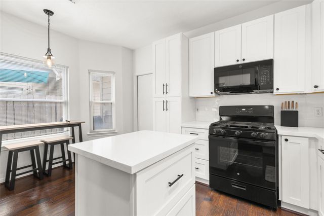 2049 Glencove Drive, Seabrook, TX 77586