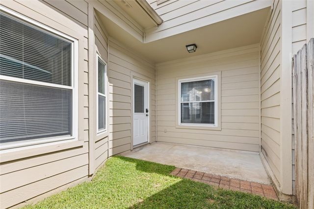 2049 Glencove Drive, Seabrook, TX 77586