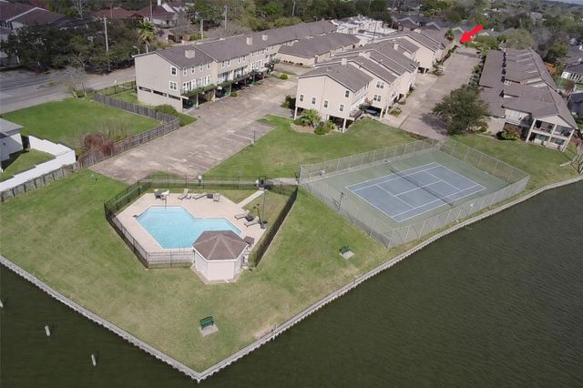 2049 Glencove Drive, Seabrook, TX 77586