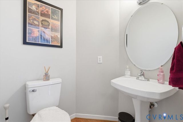 1808 Greenwood Glen Dr, Glen Allen, VA 23059