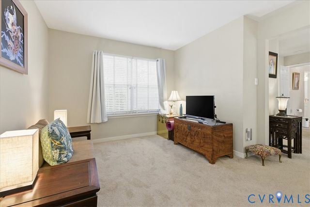 1808 Greenwood Glen Dr, Glen Allen, VA 23059