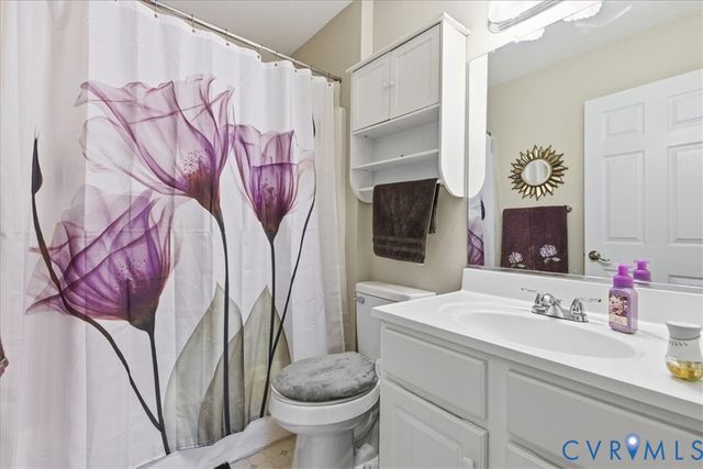 1808 Greenwood Glen Dr, Glen Allen, VA 23059