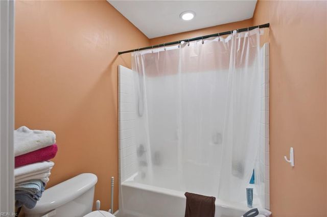 281 T.S. Eliot ST, Newport News, VA 23606