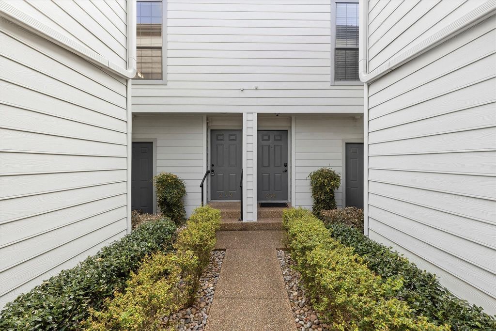 5100 Verde Valley Lane 239, Dallas, TX 75254