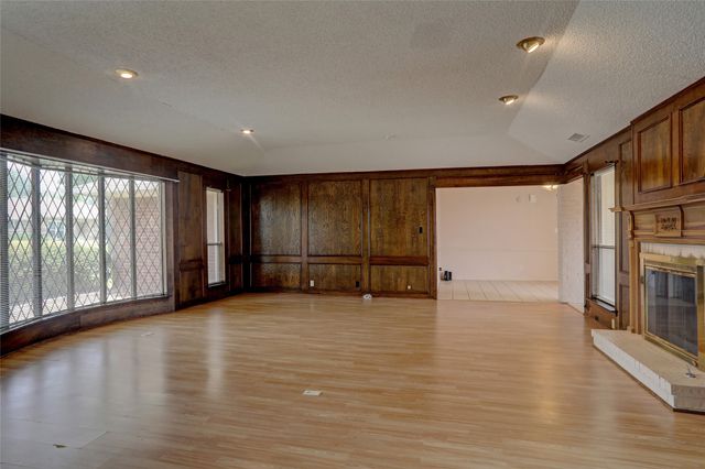 2244 Woodcreek, Carrollton, TX 75006