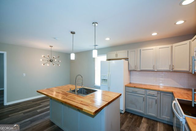 3426 Clarks Bridge Road, Gainesville, GA 30506