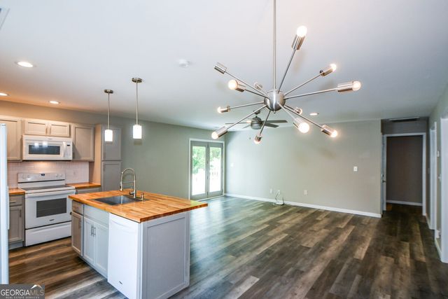 3426 Clarks Bridge Road, Gainesville, GA 30506