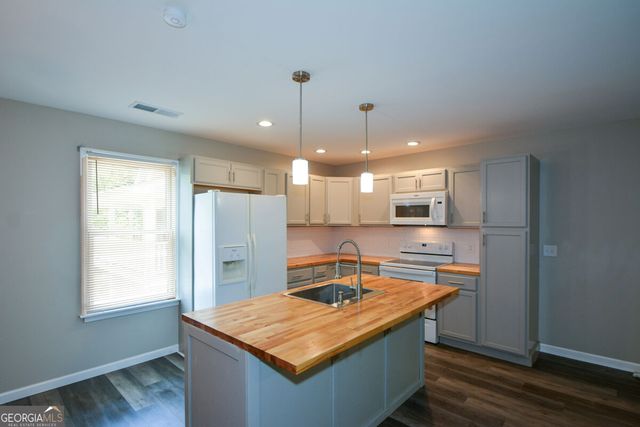 3426 Clarks Bridge Road, Gainesville, GA 30506