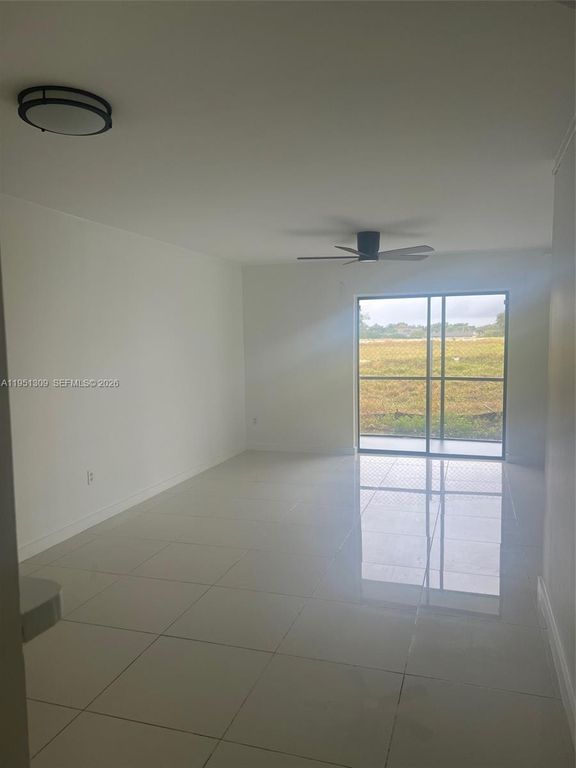 842 NE 209th St 105-37, Miami, FL 33179