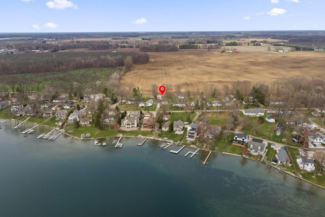 31486 County Line Road, Dowagiac, MI 49047