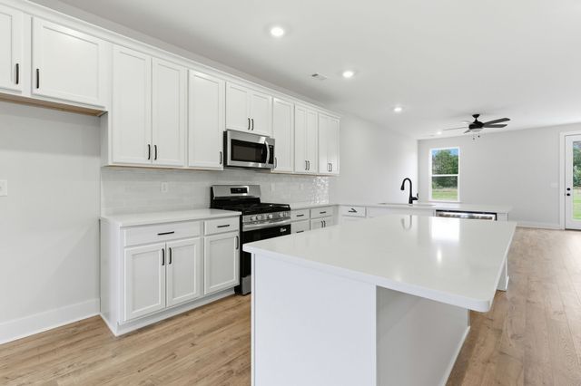 1443 Charles Drive, Chapel Hill, TN 37034