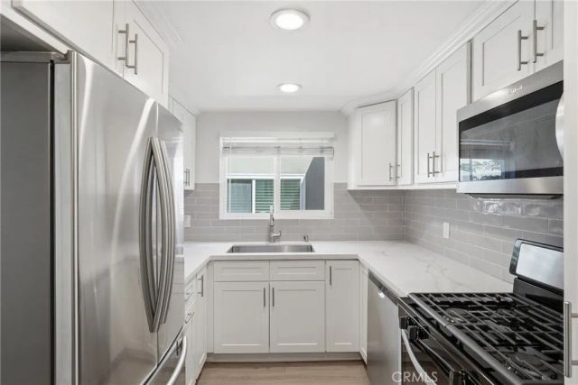1224 24th, Santa Monica, CA 90404