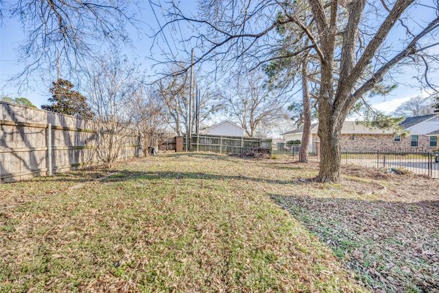 1405 Lakewood Drive, Sherman, TX 75092