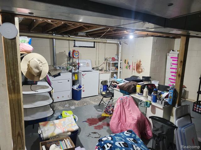 1353 E Decamp Street, Burton, MI 48529