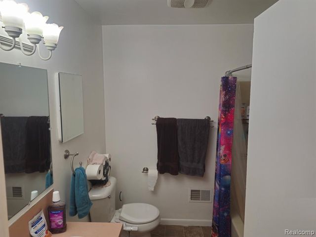 1353 E Decamp Street, Burton, MI 48529