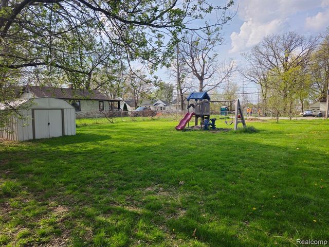1353 E Decamp Street, Burton, MI 48529